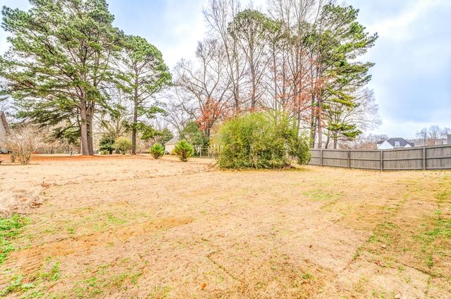 275 NEBHUT LN, Rossville, TN 38066