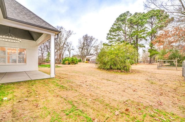 275 NEBHUT LN, Rossville, TN 38066