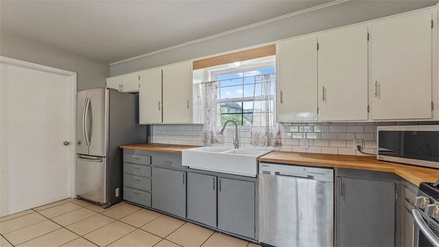 403 SW C Street, Bentonville, AR 72712