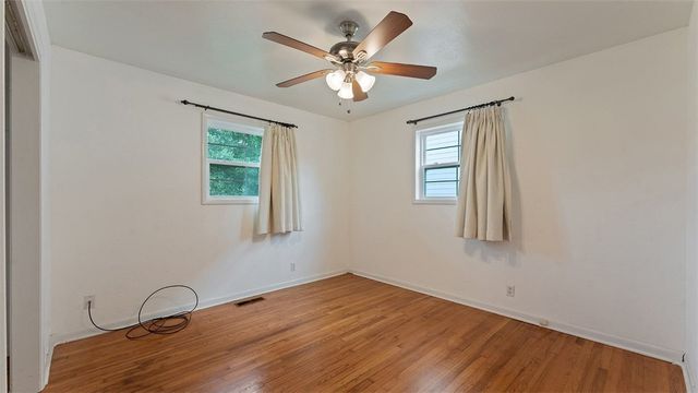403 SW C Street, Bentonville, AR 72712