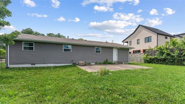 403 SW C Street, Bentonville, AR 72712
