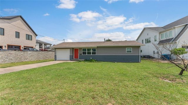 403 SW C Street, Bentonville, AR 72712