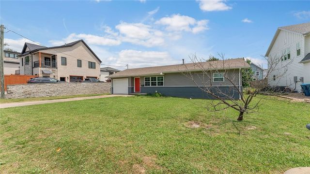 403 SW C Street, Bentonville, AR 72712