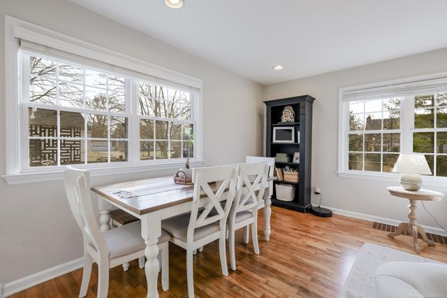1155 Lake Grove Avenue, Grand Rapids, MI 49506