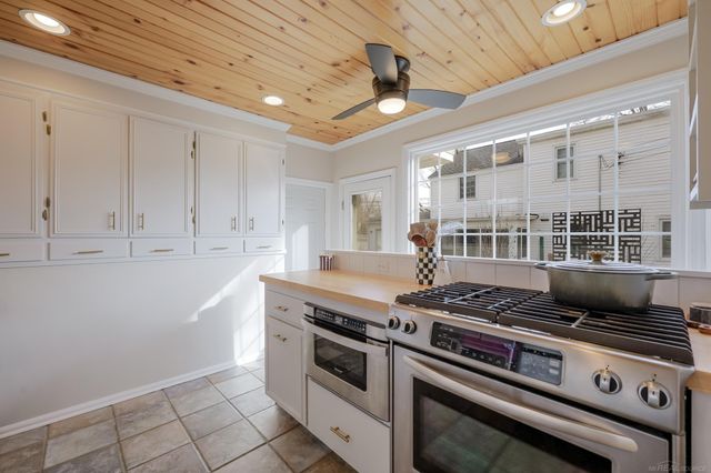 1155 Lake Grove Avenue, Grand Rapids, MI 49506