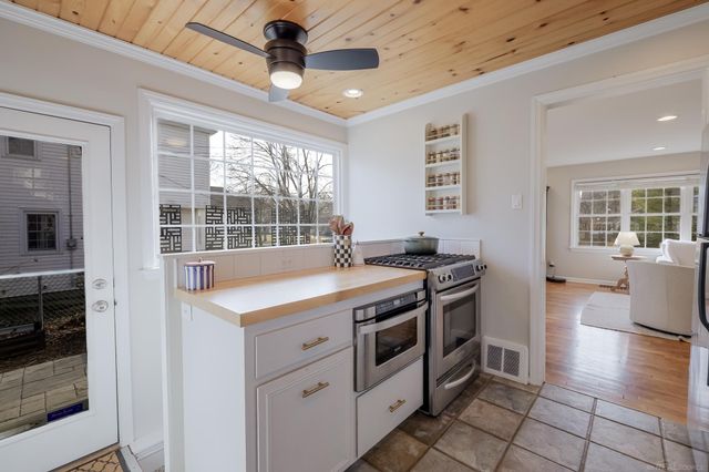 1155 Lake Grove Avenue, Grand Rapids, MI 49506