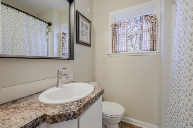 1155 Lake Grove Avenue, Grand Rapids, MI 49506