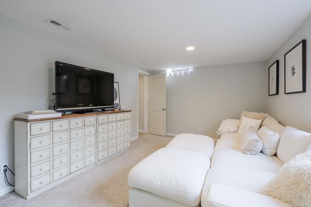 1155 Lake Grove Avenue, Grand Rapids, MI 49506