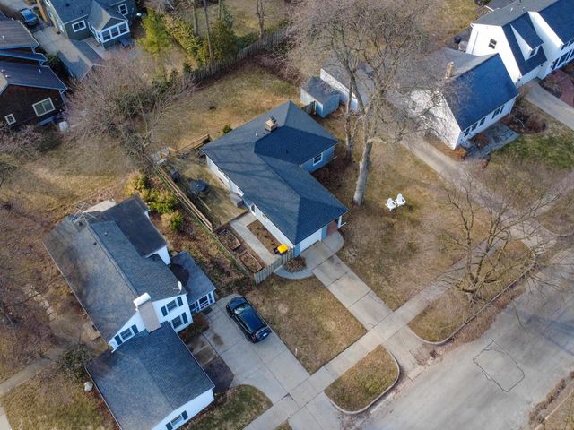 1155 Lake Grove Avenue, Grand Rapids, MI 49506