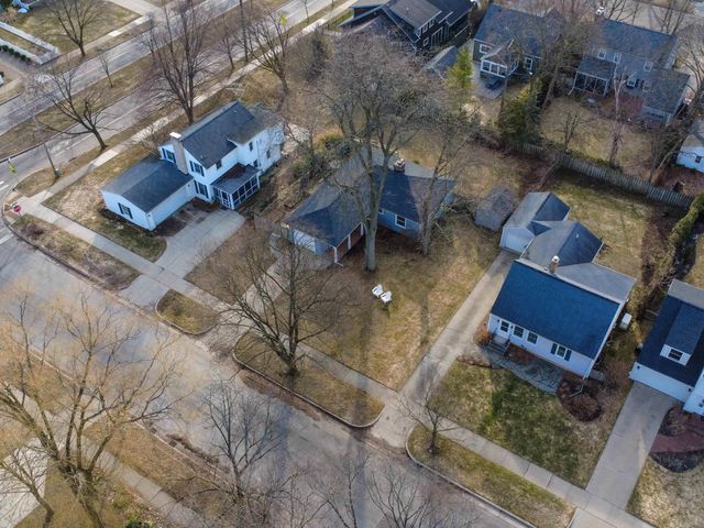 1155 Lake Grove Avenue, Grand Rapids, MI 49506