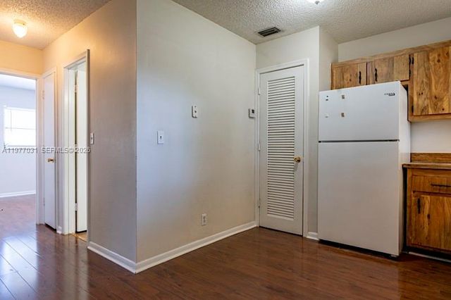 5192 NE 6th Ave 820, Oakland Park, FL 33334