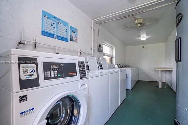 5192 NE 6th Ave 820, Oakland Park, FL 33334