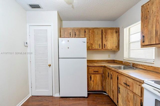 5192 NE 6th Ave 820, Oakland Park, FL 33334