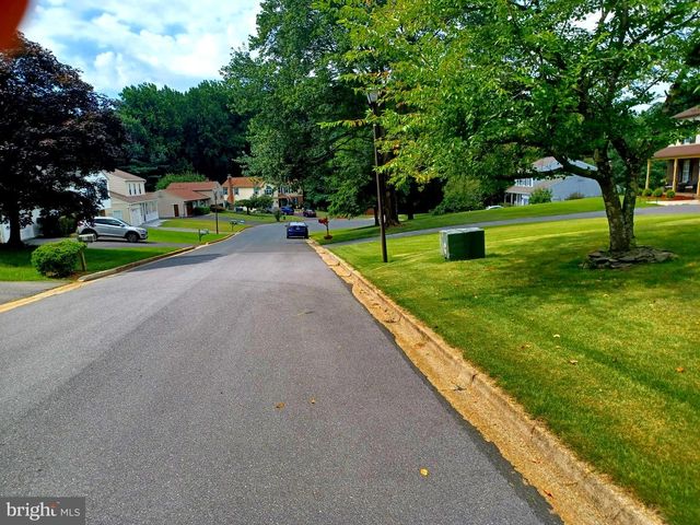 17 BLACKBURN CT, Burtonsville, MD 20866