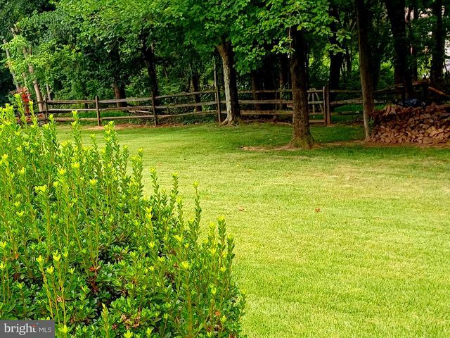 17 BLACKBURN CT, Burtonsville, MD 20866