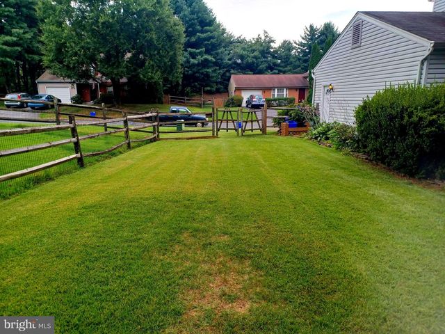 17 BLACKBURN CT, Burtonsville, MD 20866