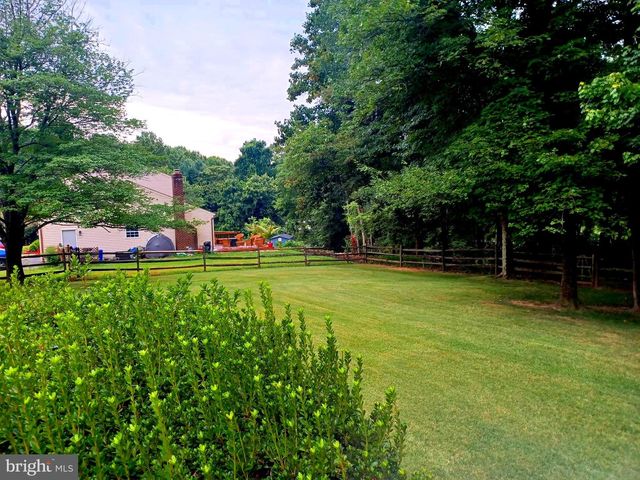 17 BLACKBURN CT, Burtonsville, MD 20866