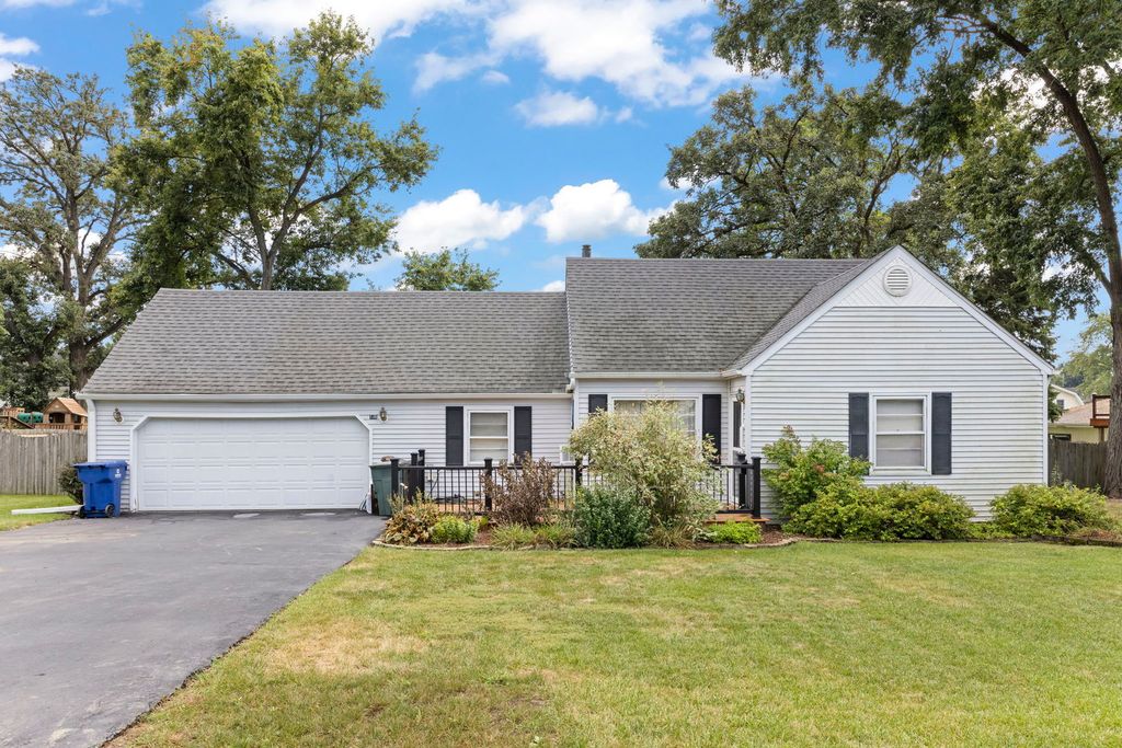 136 Ash Street, New Lenox, IL 60451 — exterior