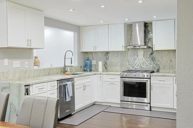 68 Montego, San Diego, CA 92118