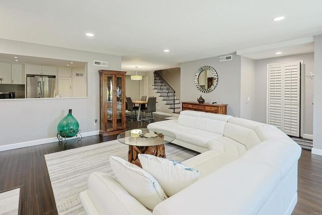 68 Montego, San Diego, CA 92118
