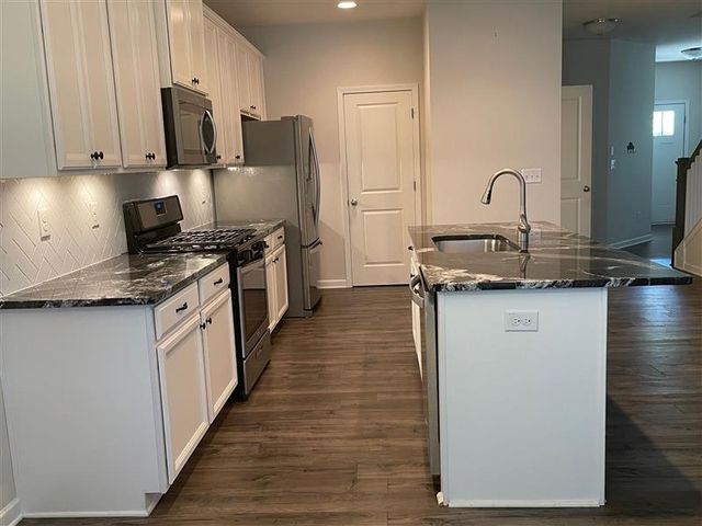 1809 Parkades SW Path, Marietta, GA 30008