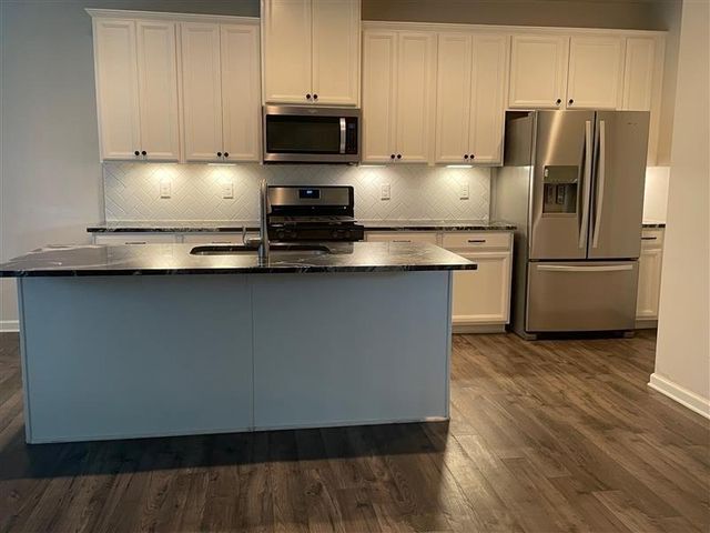 1809 Parkades SW Path, Marietta, GA 30008