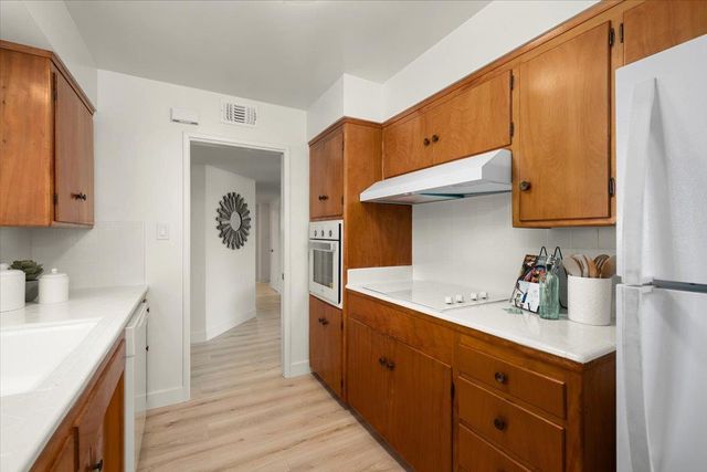 1225 56th Ave, Sacramento, CA 95831