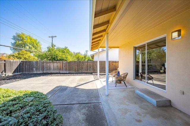 1225 56th Ave, Sacramento, CA 95831