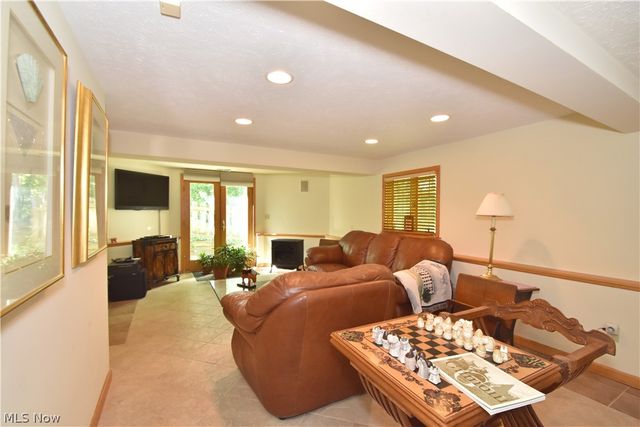 495 North Street, Chagrin Falls, OH 44022