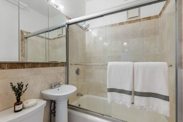 8 Garrison St 709, Boston, MA 02116
