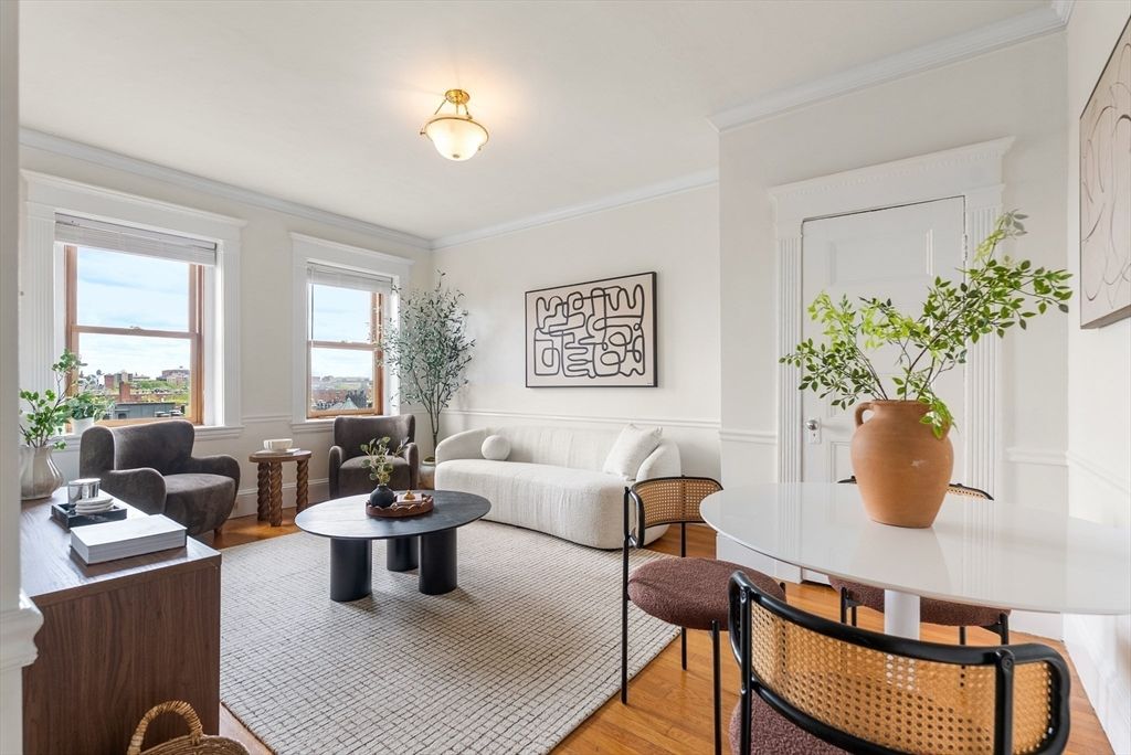 8 Garrison St 709, Boston, MA 02116