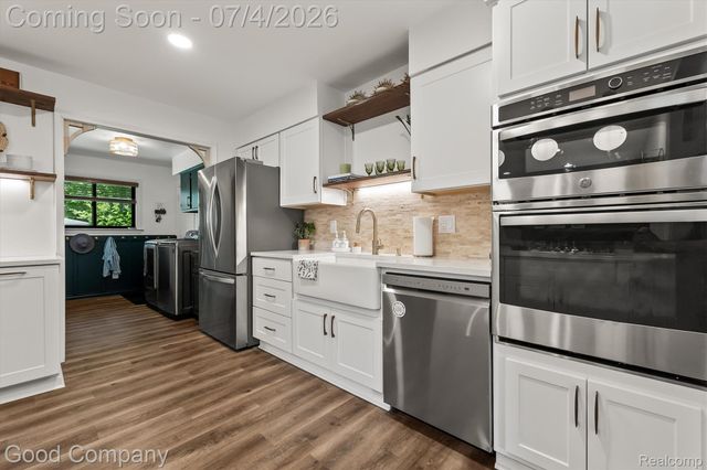 141 Nesbit Lane, Rochester Hills, MI 48309