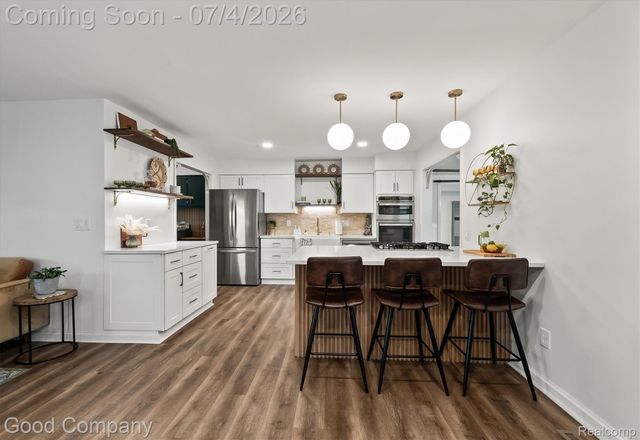 141 Nesbit Lane, Rochester Hills, MI 48309