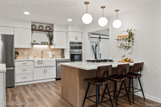 141 Nesbit Lane, Rochester Hills, MI 48309