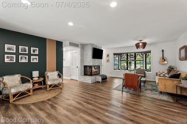 141 Nesbit Lane, Rochester Hills, MI 48309