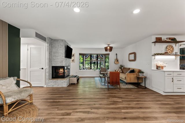 141 Nesbit Lane, Rochester Hills, MI 48309