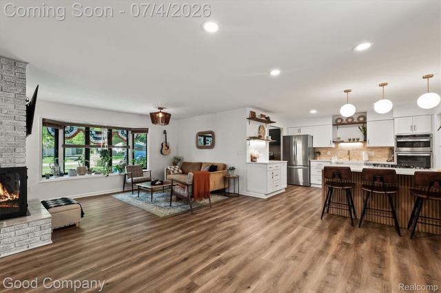 141 Nesbit Lane, Rochester Hills, MI 48309
