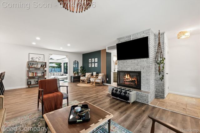 141 Nesbit Lane, Rochester Hills, MI 48309