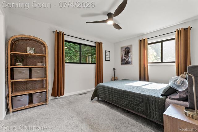 141 Nesbit Lane, Rochester Hills, MI 48309