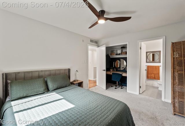141 Nesbit Lane, Rochester Hills, MI 48309