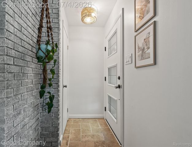 141 Nesbit Lane, Rochester Hills, MI 48309