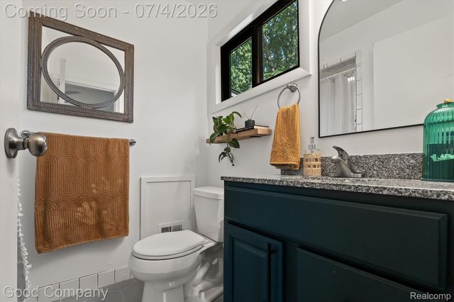 141 Nesbit Lane, Rochester Hills, MI 48309