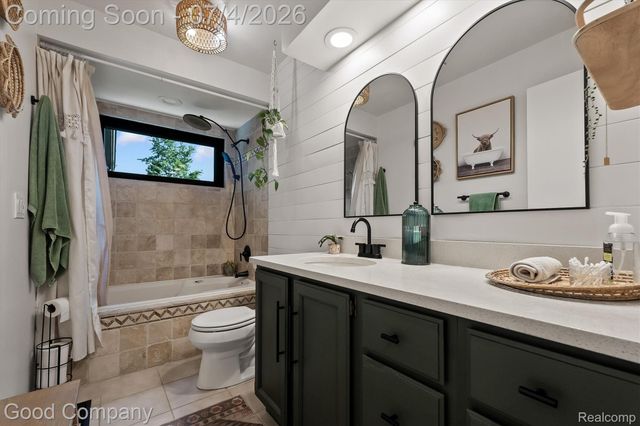 141 Nesbit Lane, Rochester Hills, MI 48309