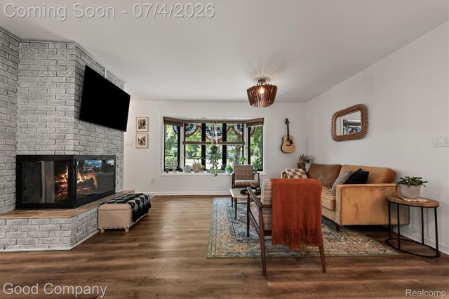 141 Nesbit Lane, Rochester Hills, MI 48309