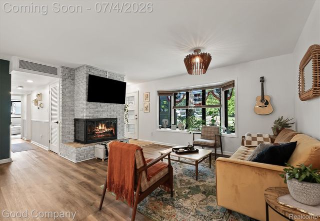 141 Nesbit Lane, Rochester Hills, MI 48309
