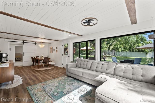 141 Nesbit Lane, Rochester Hills, MI 48309