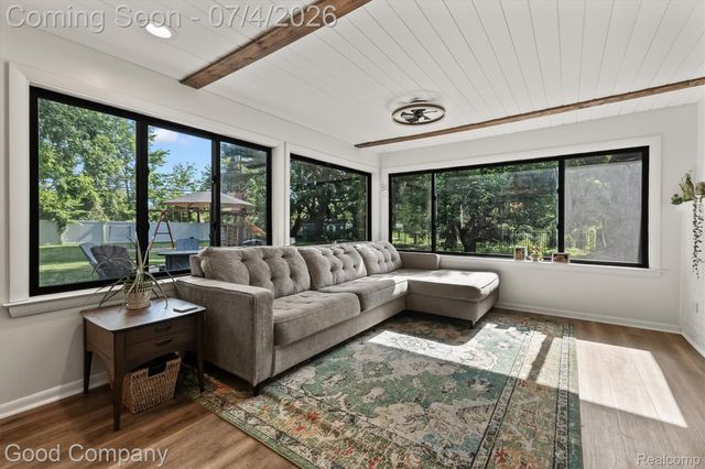 141 Nesbit Lane, Rochester Hills, MI 48309