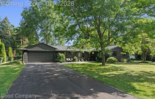 141 Nesbit Lane, Rochester Hills, MI 48309