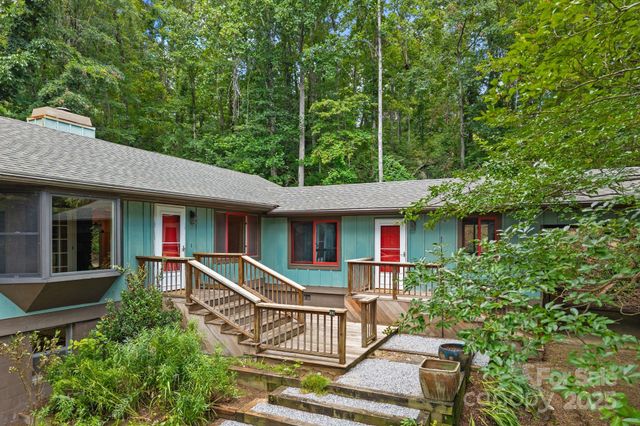15 Mayfield Road, Asheville, NC 28804