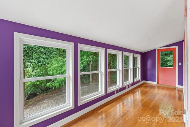 15 Mayfield Road, Asheville, NC 28804